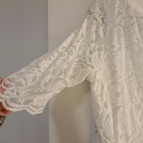 Torrid 3/4 Sleeve Lace Top - Picture 4 of 5